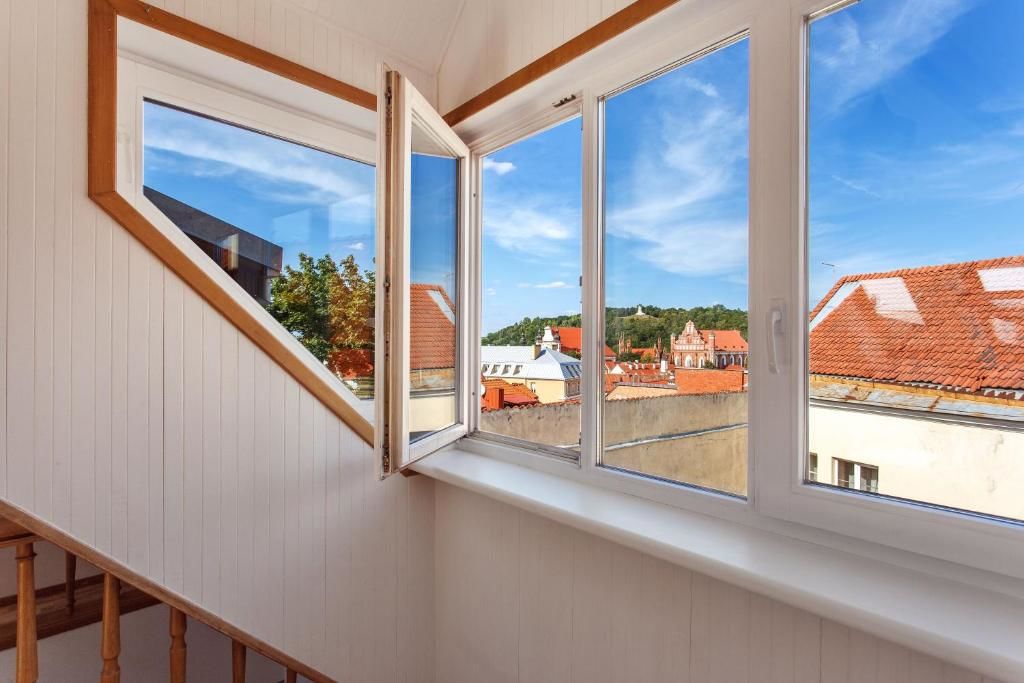Апартаменты 5 Bedroom Duplex in Old Town Вильнюс