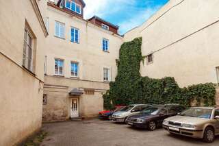 Апартаменты 5 Bedroom Duplex in Old Town Вильнюс Мезонет-17