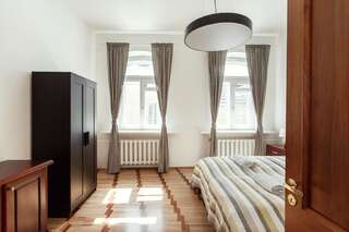 Апартаменты 5 Bedroom Duplex in Old Town Вильнюс Мезонет-54