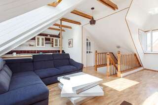 Апартаменты 5 Bedroom Duplex in Old Town Вильнюс Мезонет-66
