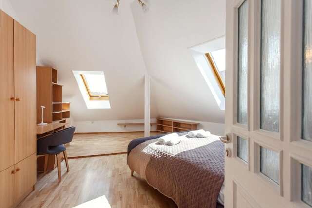 Апартаменты 5 Bedroom Duplex in Old Town Вильнюс-48