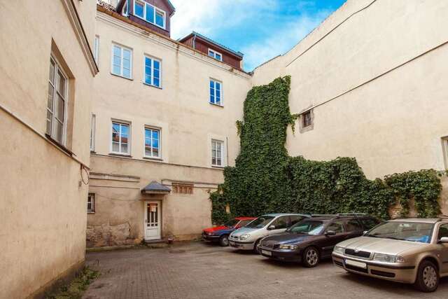 Апартаменты 5 Bedroom Duplex in Old Town Вильнюс-54
