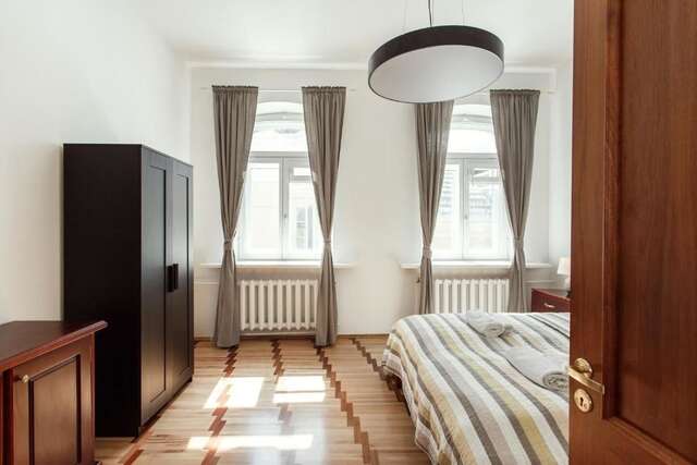 Апартаменты 5 Bedroom Duplex in Old Town Вильнюс-56