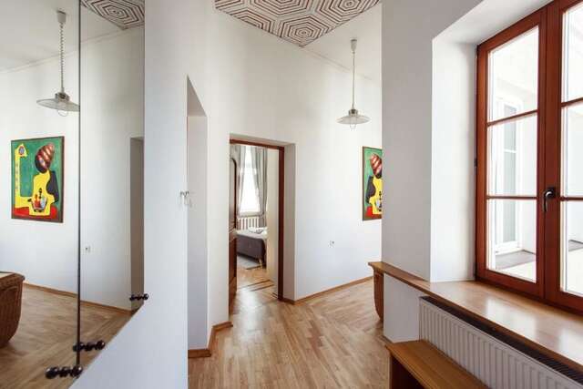 Апартаменты 5 Bedroom Duplex in Old Town Вильнюс-69